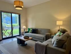 Lakeview Green Paradise
